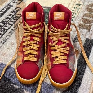 Nike Blazer High Magenta Multicolor Graphics 317808-612 Women's US Size 10